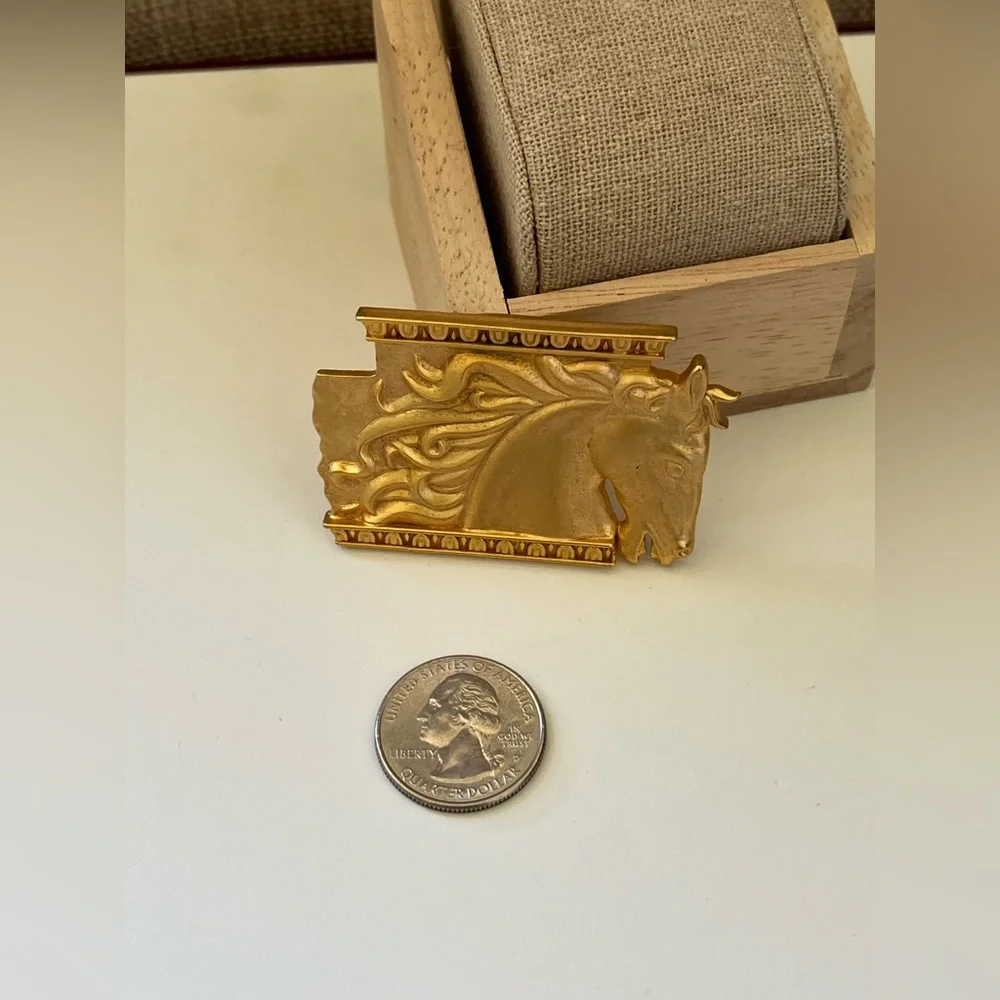 Vintage 1988 - JJ Gold Tone Horse Scarf Clip. - Picture 5 of 5